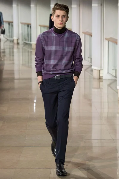 Look 28